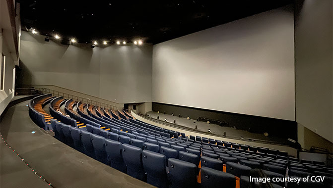 The center screen at CGV’s Yeongdeungpo SCREENX Theatre is now powered by dual Christie CP4455-RGB pure laser projectors and Christie Mystique Cinema.